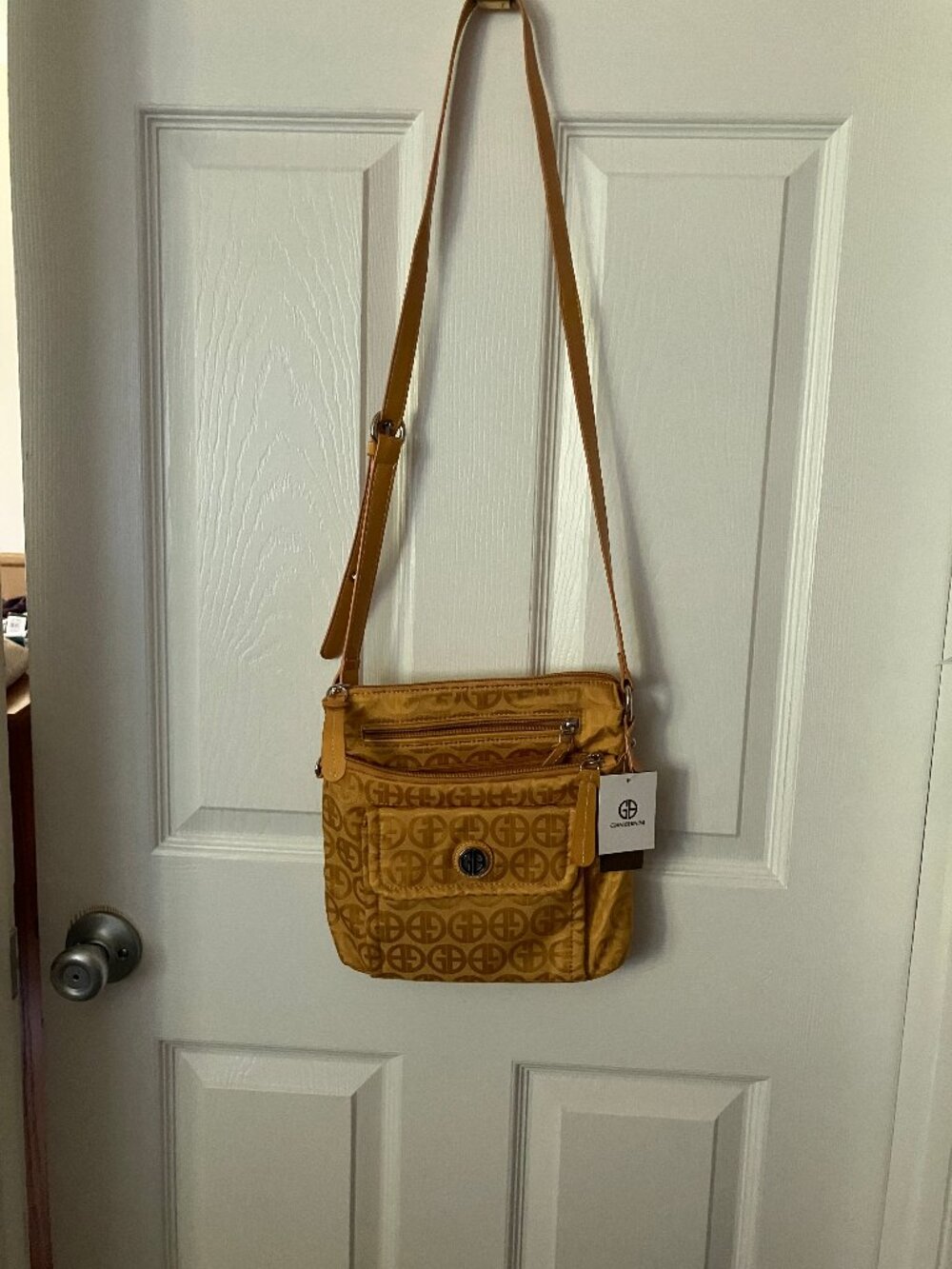 Giani Bernini Crossbody Snap Small Bag Yellow monogram-print zipper/pockets 10"
